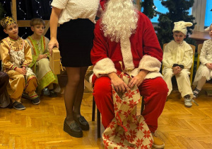 "Maleńka przyszła Miłość..."- Jasełka w gr. VI