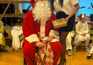 "Maleńka przyszła Miłość..."- Jasełka w gr. VI