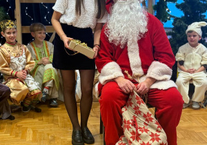 "Maleńka przyszła Miłość..."- Jasełka w gr. VI