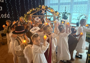 "Maleńka przyszła Miłość..."- Jasełka w gr. VI