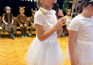 "Maleńka przyszła Miłość..."- Jasełka w gr. VI