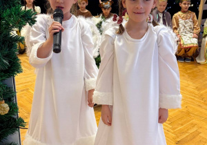 "Maleńka przyszła Miłość..."- Jasełka w gr. VI