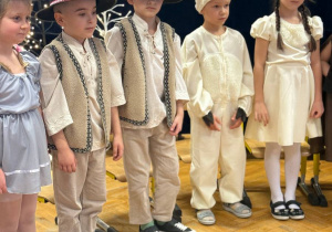 "Maleńka przyszła Miłość..."- Jasełka w gr. VI