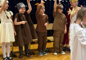 "Maleńka przyszła Miłość..."- Jasełka w gr. VI