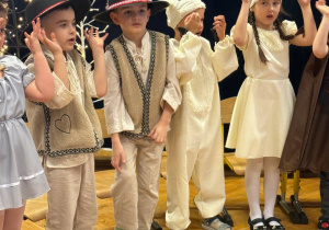 "Maleńka przyszła Miłość..."- Jasełka w gr. VI