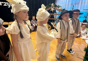 "Maleńka przyszła Miłość..."- Jasełka w gr. VI