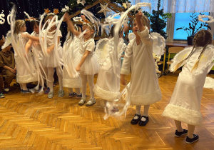 "Maleńka przyszła Miłość..."- Jasełka w gr. VI