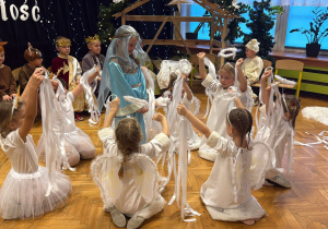 "Maleńka przyszła Miłość..."- Jasełka w gr. VI