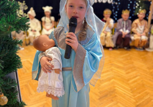 "Maleńka przyszła Miłość..."- Jasełka w gr. VI