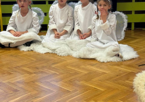 "Maleńka przyszła Miłość..."- Jasełka w gr. VI