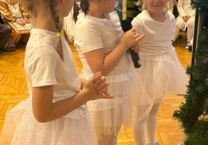 "Maleńka przyszła Miłość..."- Jasełka w gr. VI