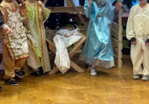 "Maleńka przyszła Miłość..."- Jasełka w gr. VI