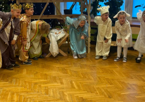 "Maleńka przyszła Miłość..."- Jasełka w gr. VI