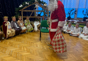 "Maleńka przyszła Miłość..."- Jasełka w gr. VI