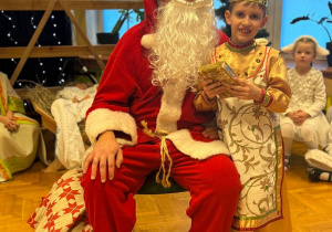 "Maleńka przyszła Miłość..."- Jasełka w gr. VI