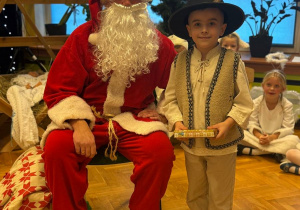 "Maleńka przyszła Miłość..."- Jasełka w gr. VI