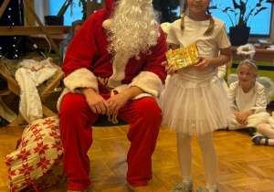 "Maleńka przyszła Miłość..."- Jasełka w gr. VI