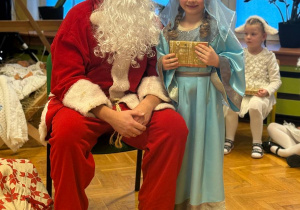 "Maleńka przyszła Miłość..."- Jasełka w gr. VI