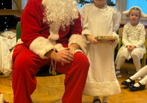 "Maleńka przyszła Miłość..."- Jasełka w gr. VI