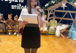 "Maleńka przyszła Miłość..."- Jasełka w gr. VI