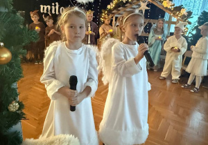 "Maleńka przyszła Miłość..."- Jasełka w gr. VI