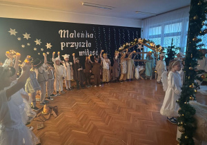 "Maleńka przyszła Miłość..."- Jasełka w gr. VI