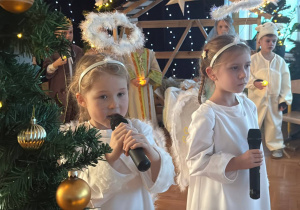 "Maleńka przyszła Miłość..."- Jasełka w gr. VI