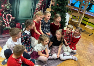 "Maleńka przyszła Miłość..."- Jasełka w gr. VI