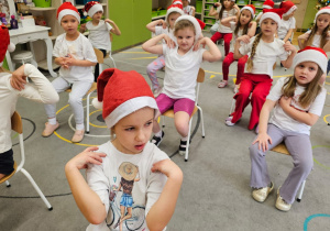 „Bądź wysportowany jak Święty Mikołaj” – aktywnie i na sportowo w gr. IV