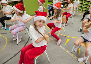 „Bądź wysportowany jak Święty Mikołaj” – aktywnie i na sportowo w gr. IV