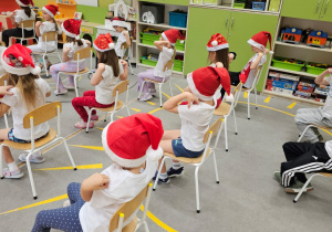 „Bądź wysportowany jak Święty Mikołaj” – aktywnie i na sportowo w gr. IV