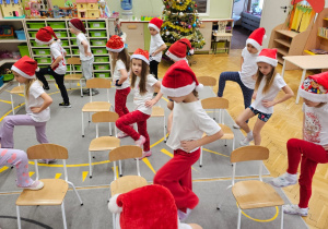 „Bądź wysportowany jak Święty Mikołaj” – aktywnie i na sportowo w gr. IV