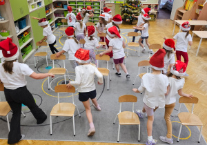 „Bądź wysportowany jak Święty Mikołaj” – aktywnie i na sportowo w gr. IV