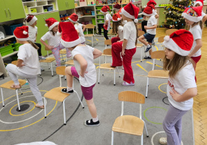 „Bądź wysportowany jak Święty Mikołaj” – aktywnie i na sportowo w gr. IV