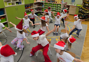 „Bądź wysportowany jak Święty Mikołaj” – aktywnie i na sportowo w gr. IV