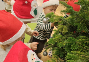 „W oczekiwaniu na Święta Bożego Narodzenia” – świąteczny czas u maluszków grupy I
