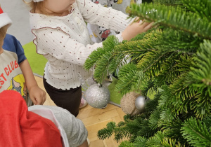 „W oczekiwaniu na Święta Bożego Narodzenia” – świąteczny czas u maluszków grupy I