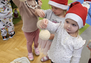 „W oczekiwaniu na Święta Bożego Narodzenia” – świąteczny czas u maluszków grupy I