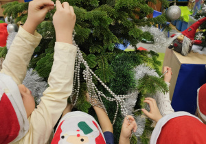 „W oczekiwaniu na Święta Bożego Narodzenia” – świąteczny czas u maluszków grupy I