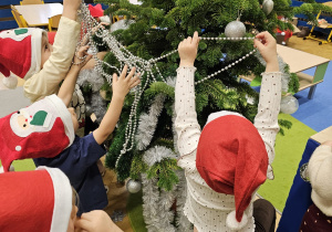 „W oczekiwaniu na Święta Bożego Narodzenia” – świąteczny czas u maluszków grupy I