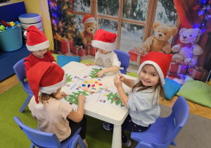 „W oczekiwaniu na Święta Bożego Narodzenia” – świąteczny czas u maluszków grupy I