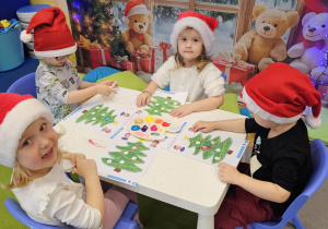 „W oczekiwaniu na Święta Bożego Narodzenia” – świąteczny czas u maluszków grupy I