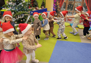 „W oczekiwaniu na Święta Bożego Narodzenia” – świąteczny czas u maluszków grupy I