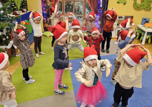 „W oczekiwaniu na Święta Bożego Narodzenia” – świąteczny czas u maluszków grupy I