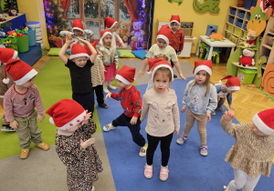 „W oczekiwaniu na Święta Bożego Narodzenia” – świąteczny czas u maluszków grupy I