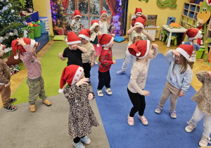 „W oczekiwaniu na Święta Bożego Narodzenia” – świąteczny czas u maluszków grupy I