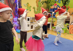 „W oczekiwaniu na Święta Bożego Narodzenia” – świąteczny czas u maluszków grupy I