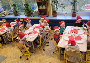 „W oczekiwaniu na Święta Bożego Narodzenia” – świąteczny czas u maluszków grupy I