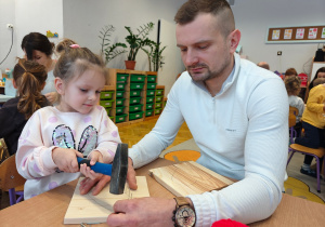 "Serduszko dla Babć i Dziadków"- warsztaty z rodzicami w grupie II