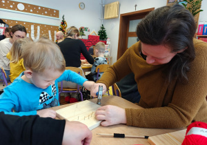 "Serduszko dla Babć i Dziadków"- warsztaty z rodzicami w grupie II